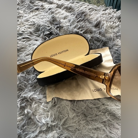 Authentic LOUIS VUITTON Monogram Honey Speckling Frame Obsession Sunglasses - Picture 10 of 12